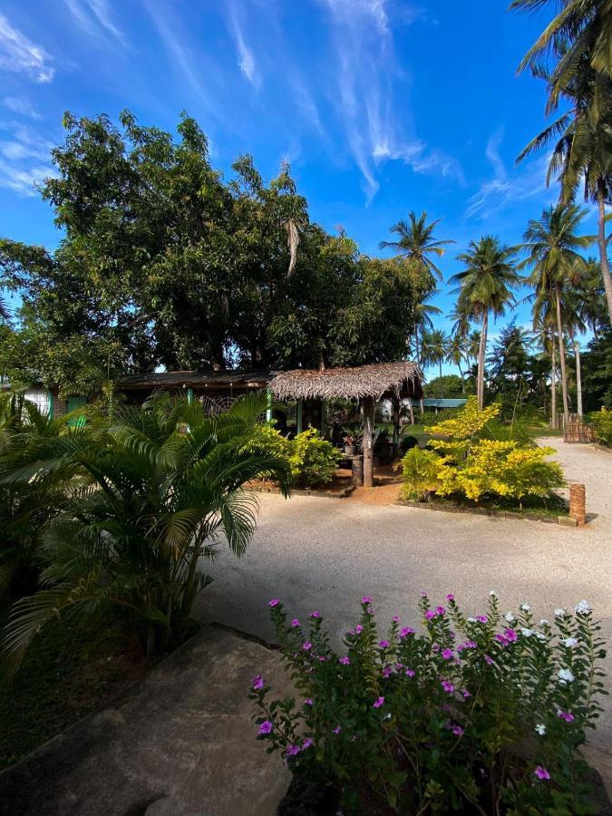 Elena Garden Resort And Restaurant Trincomalee Exterior photo